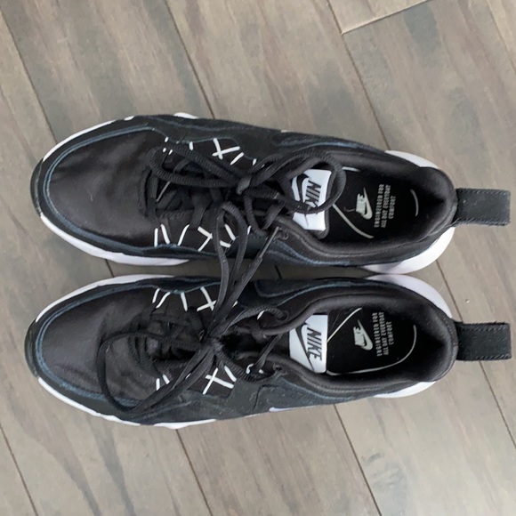 Nike sneakers - Picture 2 of 3